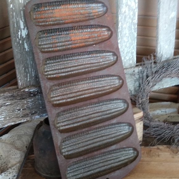 Other - Cast Iron muffin pan